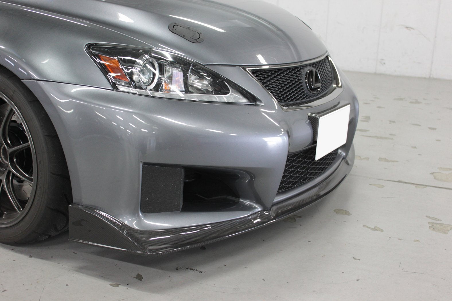 LEMS DRY CARBON FRONT SPOILER VERSION 2020 PAINTED FOR LEXUS ISF L735-2