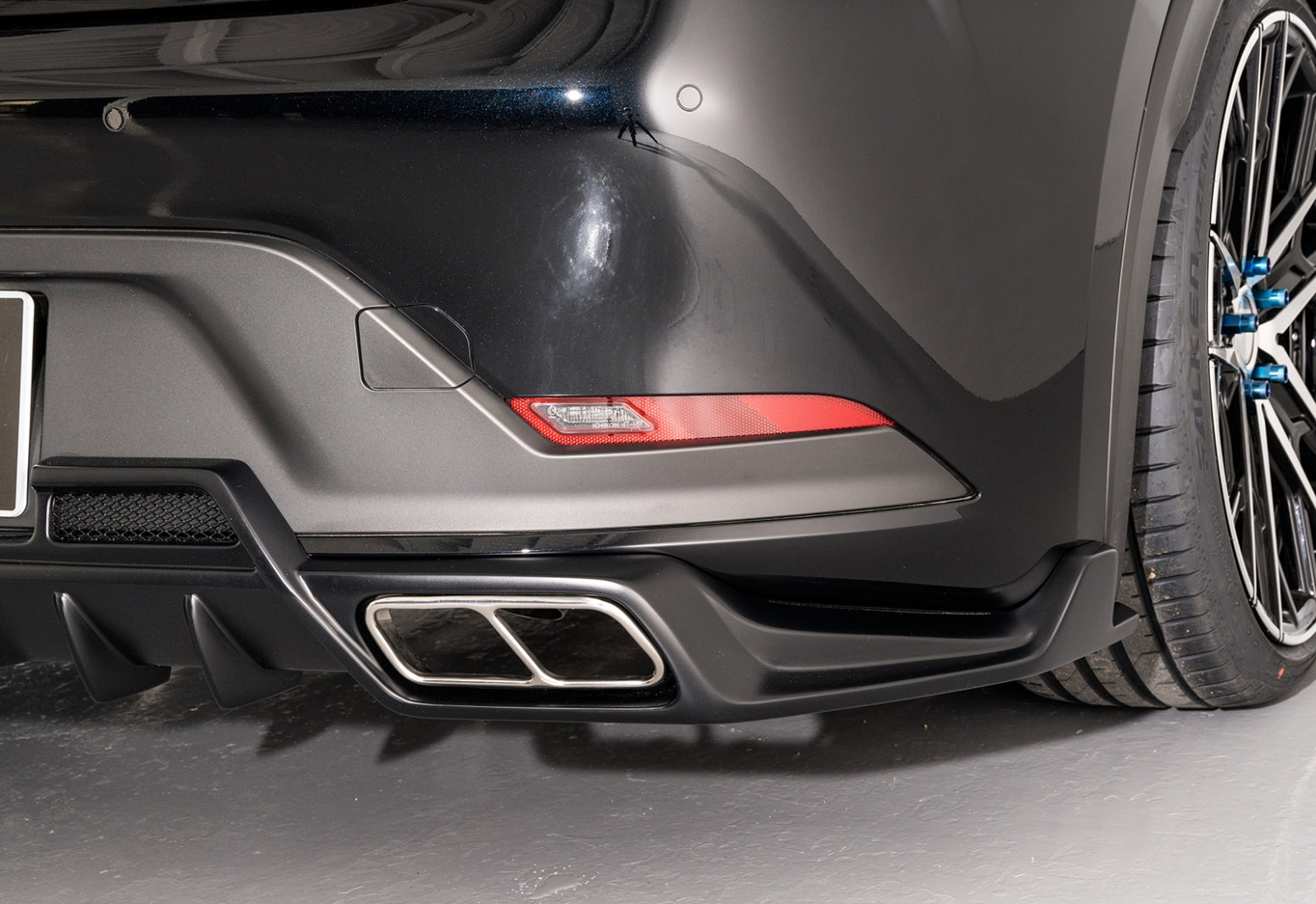 ROWEN REAR UNDER SPOILER MUFFLER TIP INCLUDED FRP UNPAINTED FOR TOYOTA PRIUS MXWH6 ZVW6 1T054P00