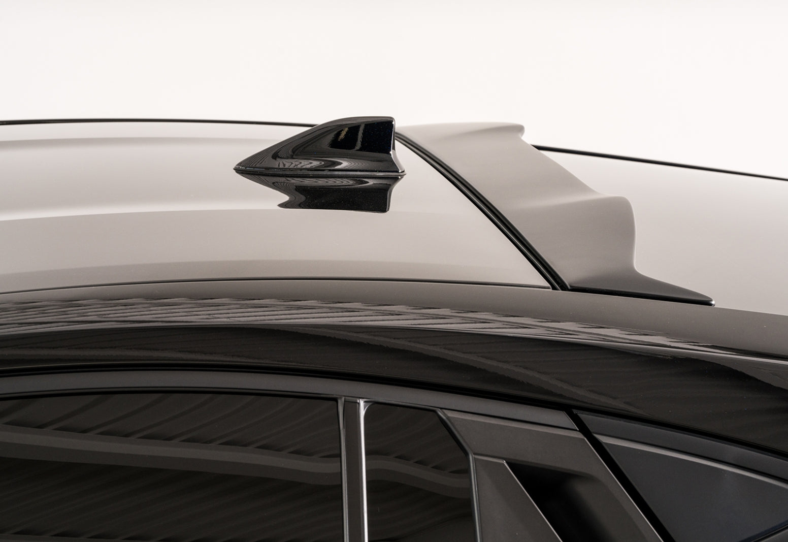 ROWEN REAR WING FRP UNPAINTED FOR TOYOTA PRIUS MXWH6 ZVW6 1T054W00