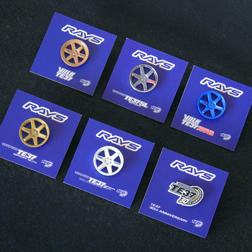 RAYS TE37 30TH RAYS x LEEN CUSTOMS COLLABORATION TE37 OG PIN BADGE BR 7499LEEN37OGB