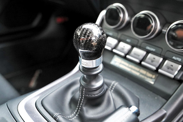 HKS CARBON SHIFT KNOB FOR TOYOTA GR COROLLA NRE210H GZEA14H GR YARIS GXPA16 G16E-GTS 51999-AT002