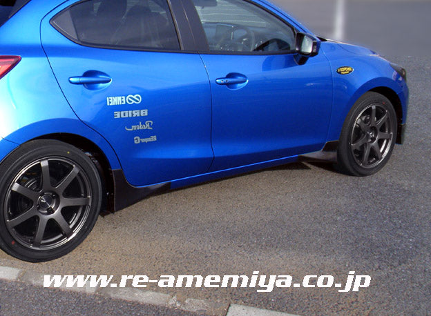 RE-AMEMIYA SIDE STEP PROTECTOR SET CF FOR MAZDA DEMIO DJ D0-077030-206