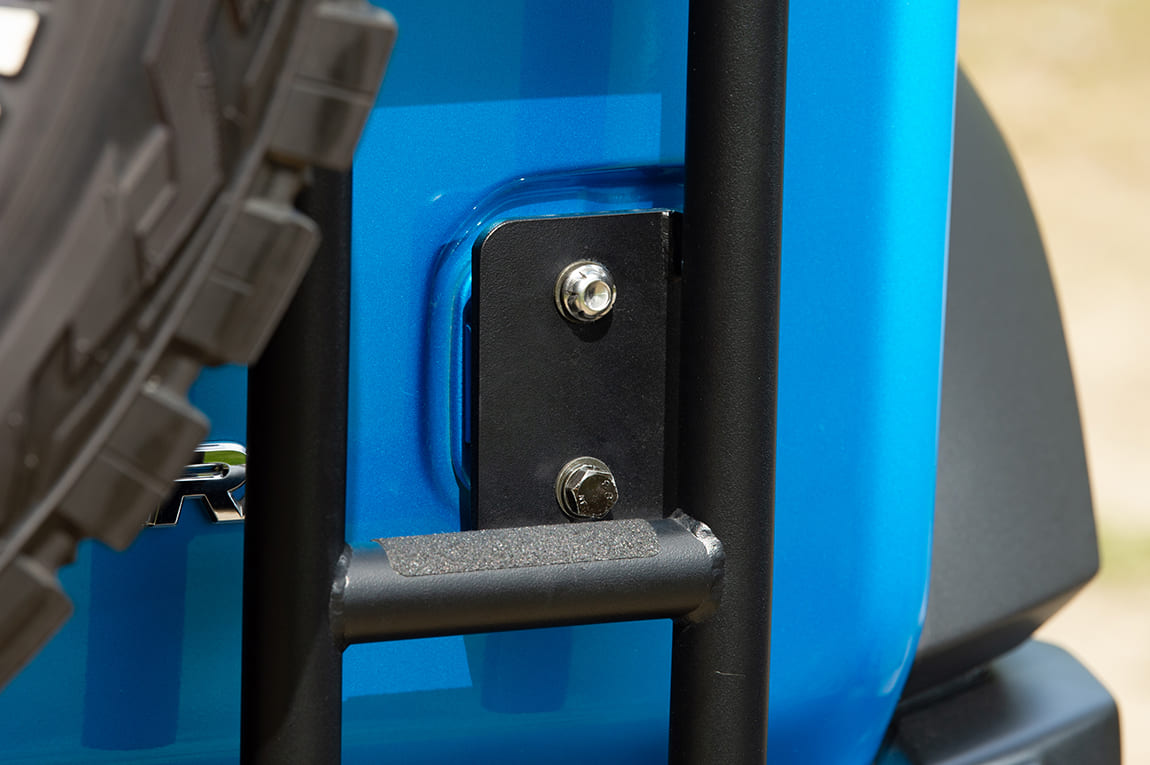 SHOWA GARAGE ANTI-THEFT BOLT UNIFACE IGUARD FOR REAR STEEL STAINLESS LADDER FOR SUZUKI JIMNY JB64 JB74 E00143