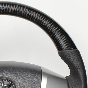 REAL ORIGINAL SERIES GUN GRIP SMALL DIAMETER ROUND SHAPE BLACK CARBON BLACK EURO STITCH STEERING WHEEL FOR TOYOTA REGIUS ACE 200 : 4 TYPE OR KOUKI  H214-BKC-BK