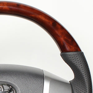 REAL ORIGINAL SERIES GUN GRIP SMALL DIAMETER ROUND SHAPE BROWN WOOD BLACK EURO STITCH STEERING WHEEL FOR TOYOTA HIACE 200 : 4 TYPE OR KOUKI  H214-BRW-BK