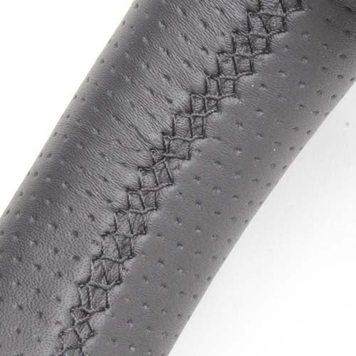 REAL ORIGINAL SERIES GUN GRIP GENUINE SAME DIAMETER ROUND SHAPE PIANO BLACK BLACK EURO STITCH STEERING WHEEL FOR TOYOTA LAND CRUISER PRADO 150 : ZENKI MID  J150G-PBW-BK