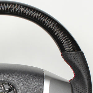 REAL ORIGINAL SERIES GUN GRIP SMALL DIAMETER ROUND SHAPE BLACK CARBON RED X BLACK EURO STITCH STEERING WHEEL FOR TOYOTA HIACE 200 : 4 TYPE OR KOUKI  H214-BKC-RD