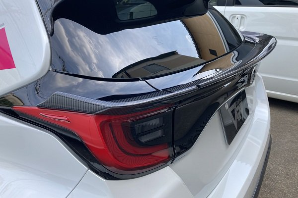 GARAGE VARY GATE SPOILER TWILL CARBON FOR TOYOTA GR YARIS GXPA16 10 30-8016