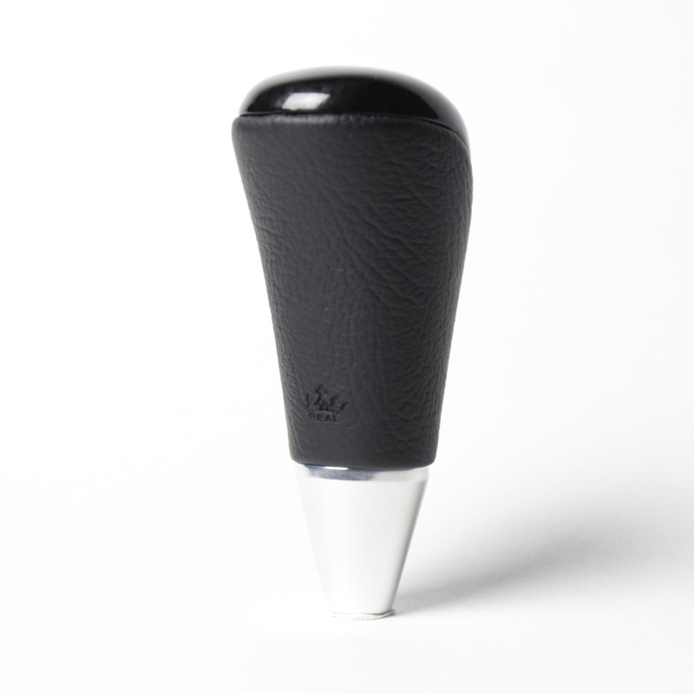 REAL SHIFT KNOB BLACK CARBON PRINT FOR TOYOTA HIACE 200 : 1-3 TYPES  SKA-BKC
