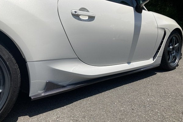 GARAGE VARY SIDE STEP PLAIN CARBON FOR TOYOTA GR86 ZN8 30-8604