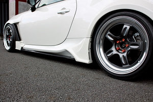 GARAGE VARY REAR SIDE GARNISH (PLAIN WEAVE CARBON) FOR TOYOTA GR86 ZN8 30-8617