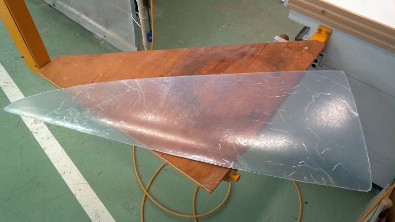 CAR MAKE T&E FOR 180SX DOUBLE-SIDED WEATHER-RESISTANT POLYCARBONATE REAR SIDE GLASS ONE SIDE (4 MM THICK) LEFT SIDE (PASSENGER SEAT) FOR  CARMAKETE-02002