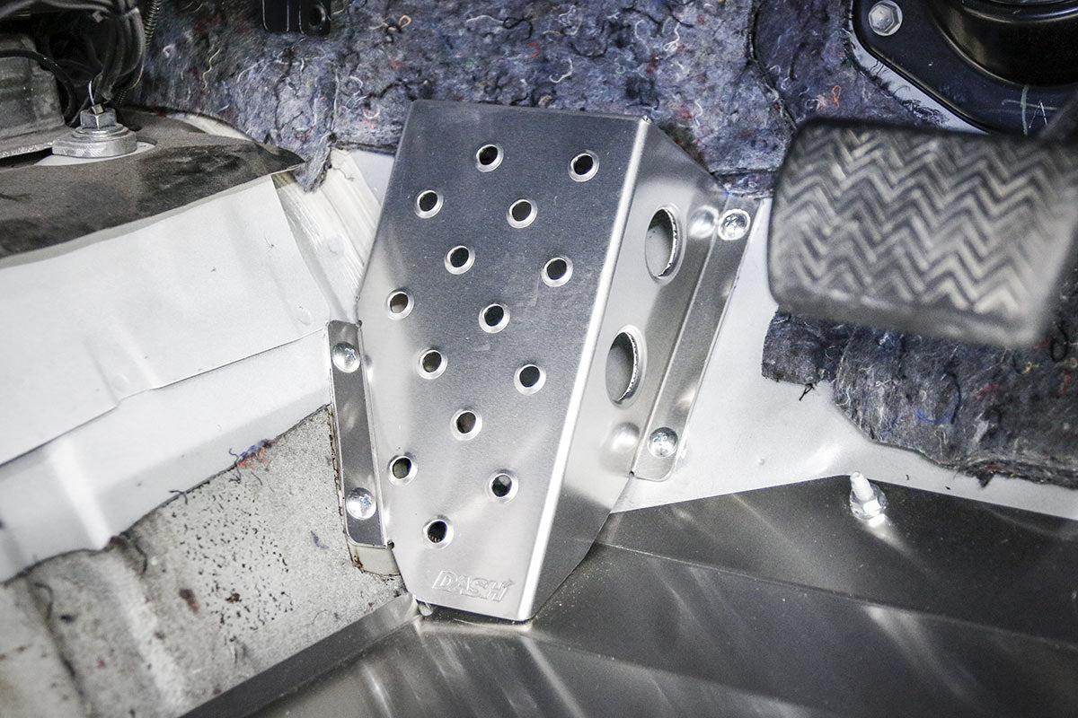 OKUYAMA DRIVER FOOTREST For TOYOTA HILUX GUN125 236R 313-064-0