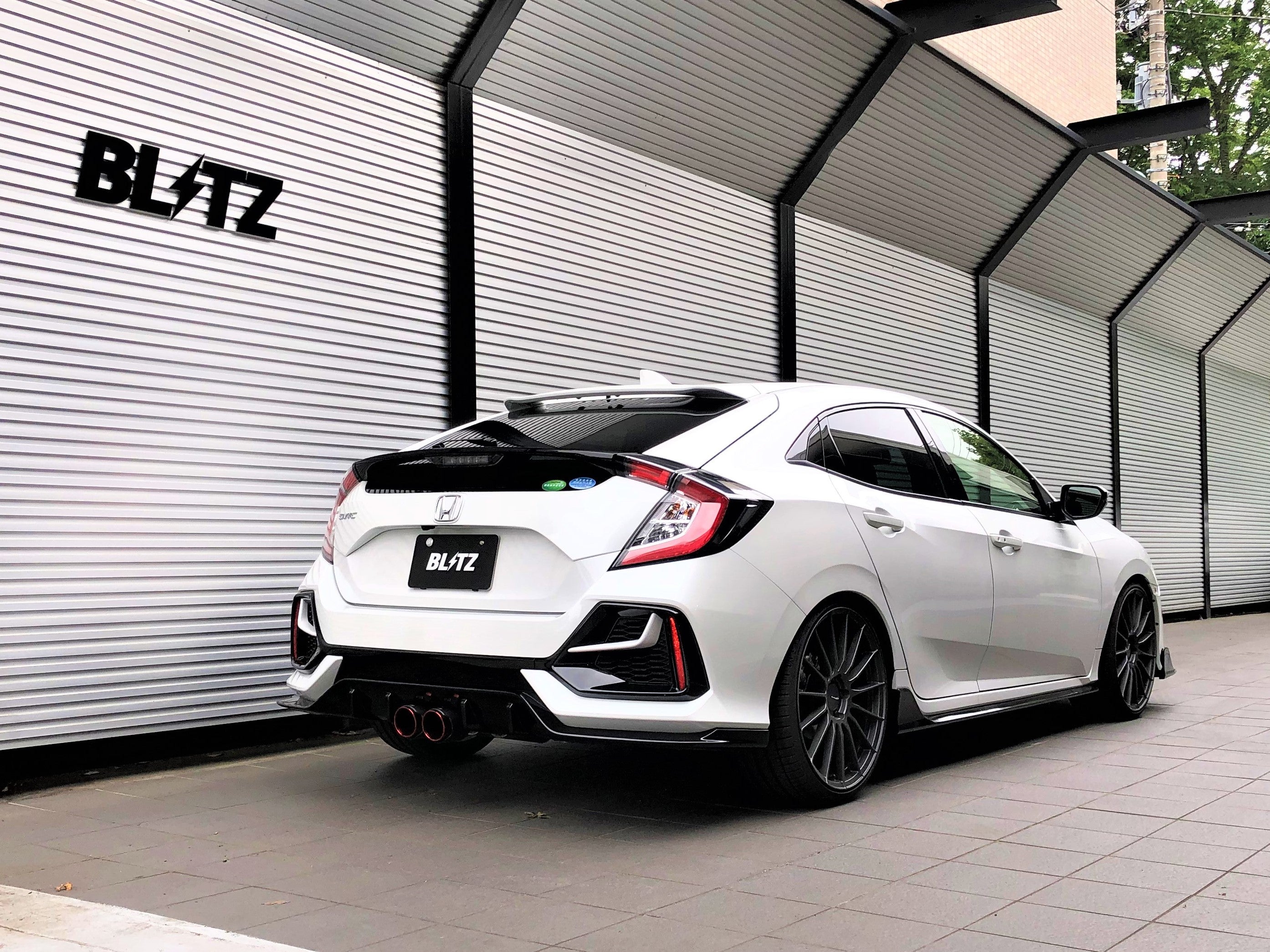 BLITZ NUR-SPECCUSTOMEDITIONシビックハッチバックFK7 BLITZ NUR-SPEC CUSTOM EDITION EXHAUST SYSTEM CARBON FOR HONDA