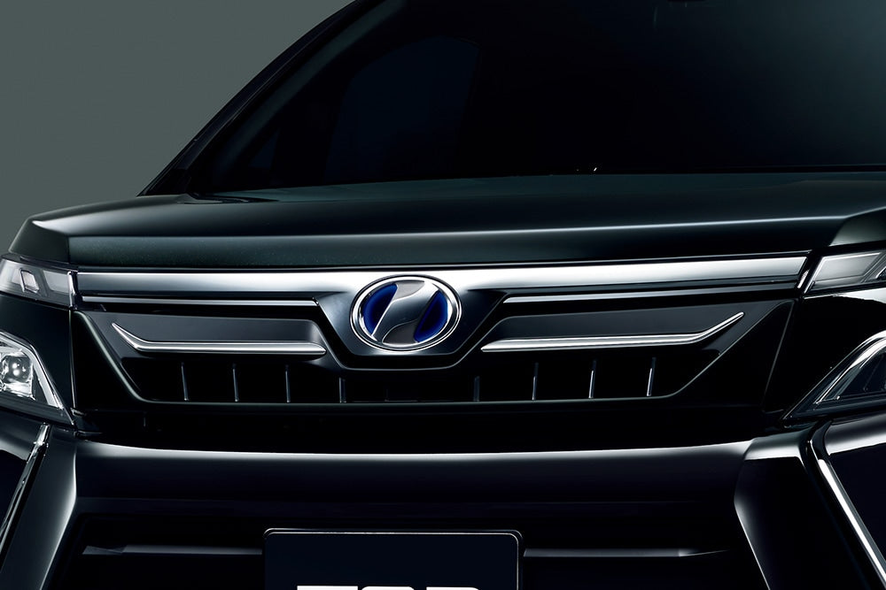 TRD FRONT GRILL (NO LED) WHITE PEARL (070)  For VOXY 8# ZS ZS  MS320-28020-A0